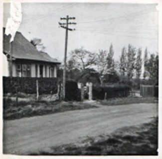 My home in 1953, just before the bend and a small portion of the allotments is visible in the bottom left. It must have been a large plot as there was a nettle overgrown tennis court and an orchard. | John Garnham