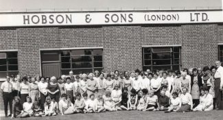 Group photo of staff including Lillian, Ivy and May and manager Mr Smith | Tracy Kreyling