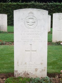 Grave of Kenneth Ernest Moulding. | Copyright.  The War Graves Photographic Project.