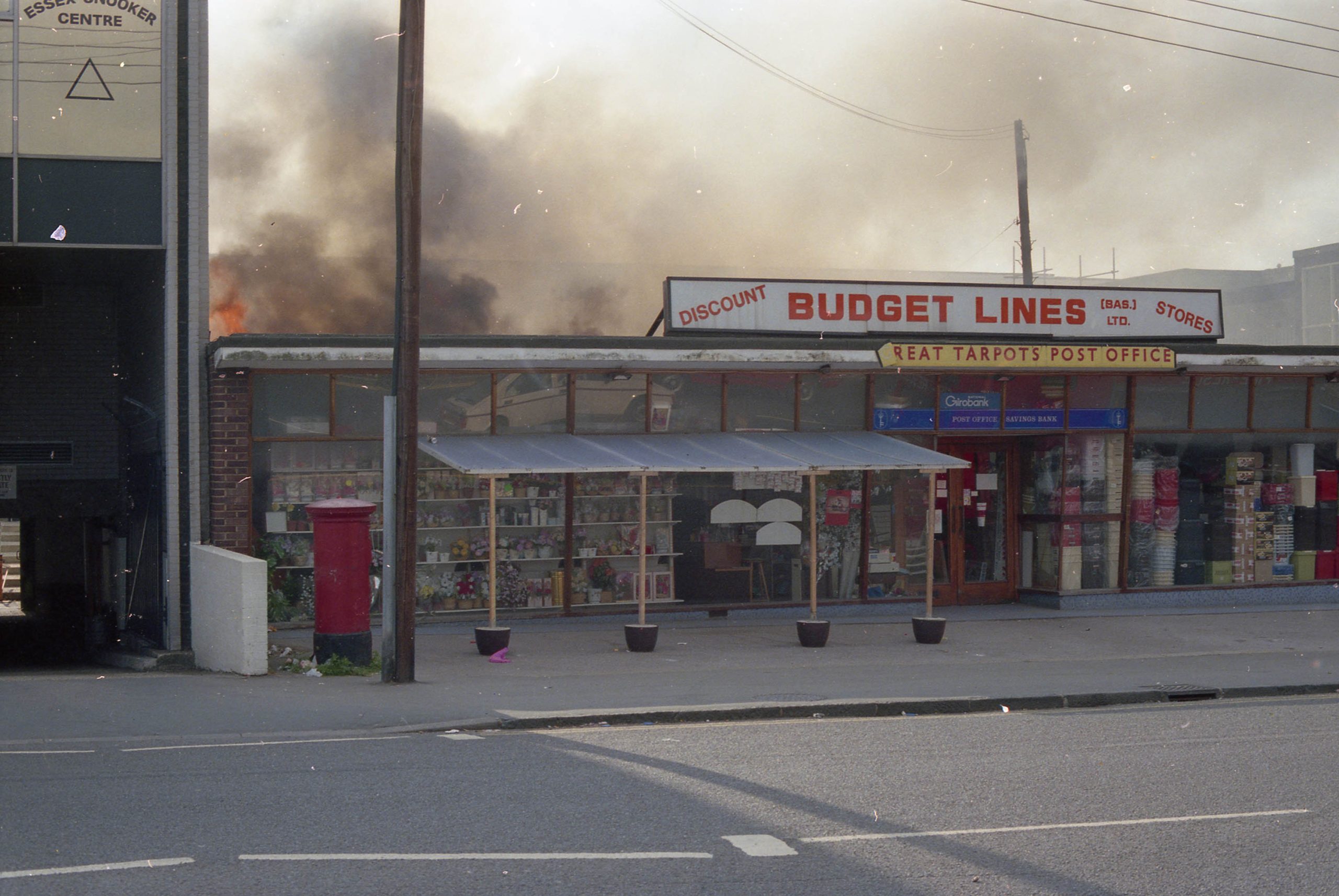 Fire incident at Tarpots 1986 Tarpots Area Benfleet Community Archive